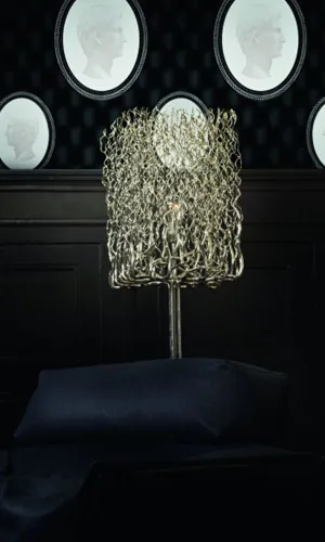 Black Cameo Classic Wallpaper SR1341