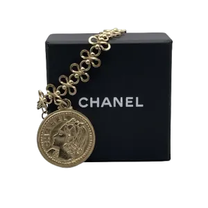 CHANEL - Vintage 03P Side Portrait '5' Medallion Chain Gold '' Bracelet