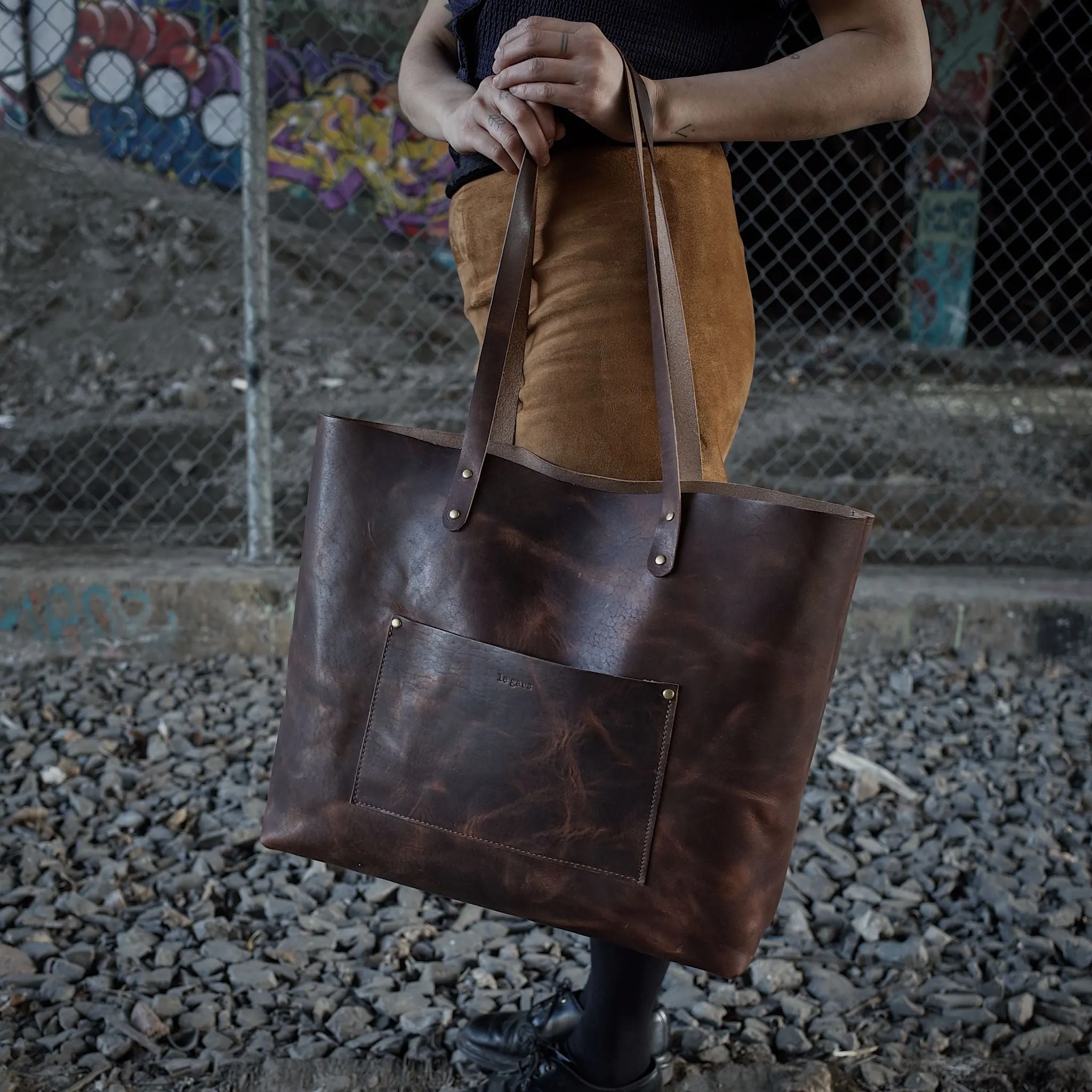 Dunham Leather Tote Bag – Dark Brown Edition