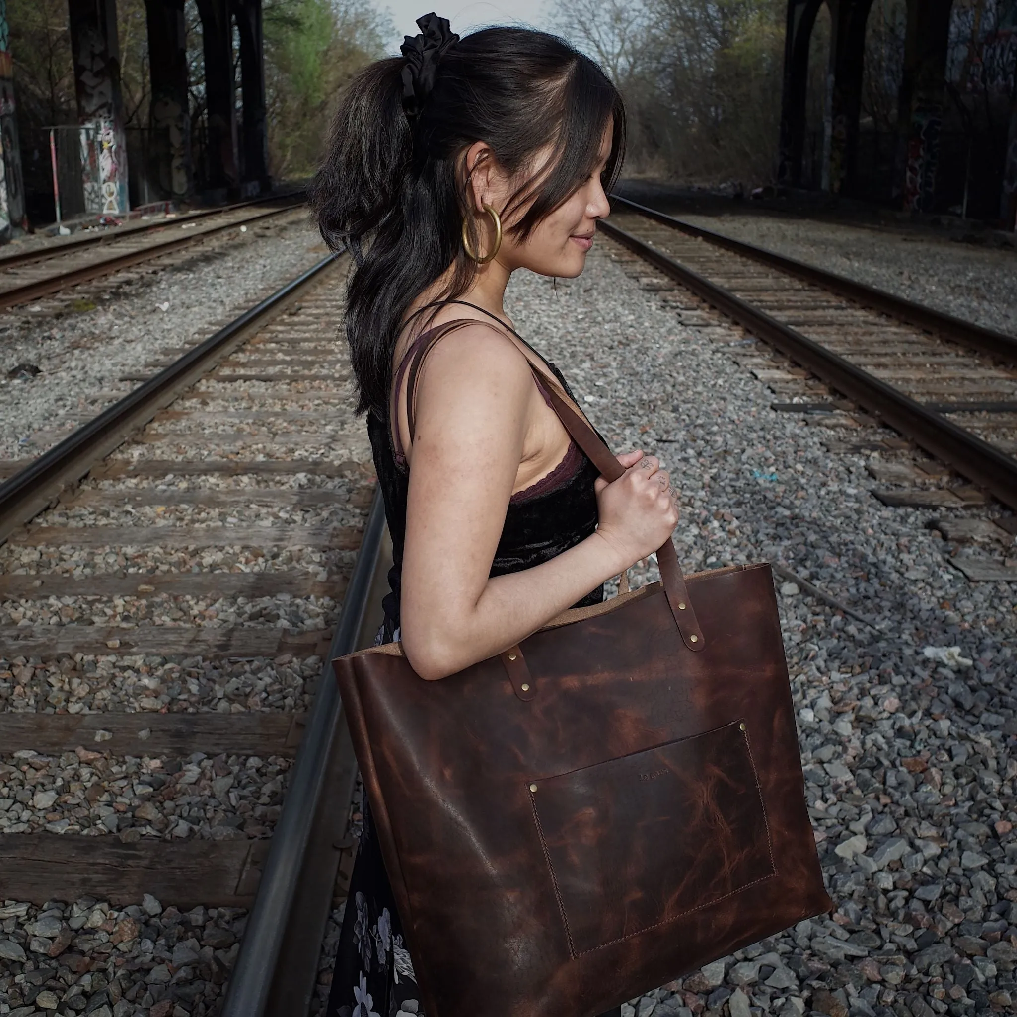Dunham Leather Tote Bag – Dark Brown Edition