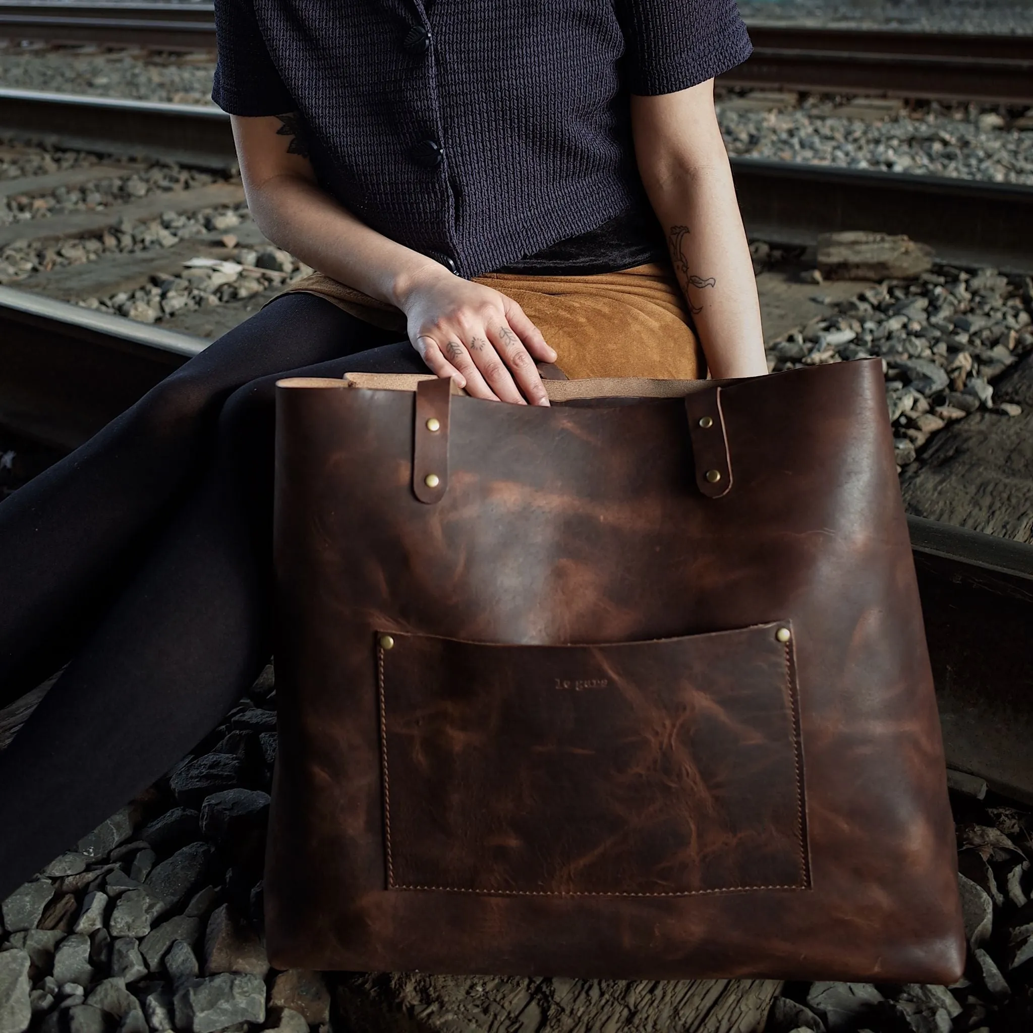 Dunham Leather Tote Bag – Dark Brown Edition