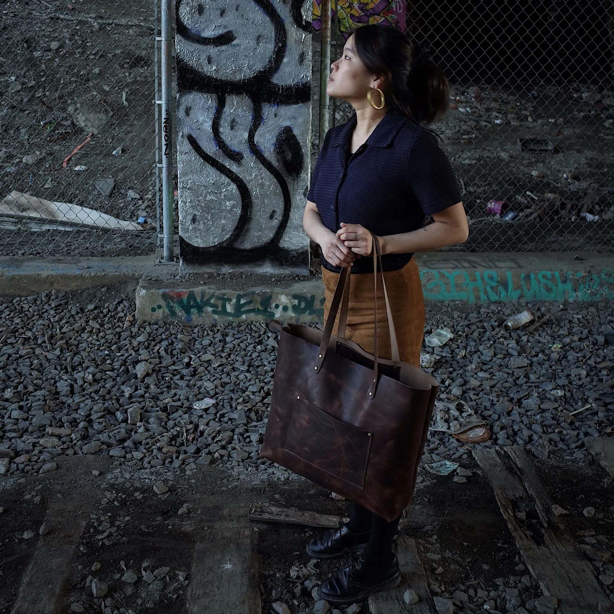 Dunham Leather Tote Bag – Dark Brown Edition