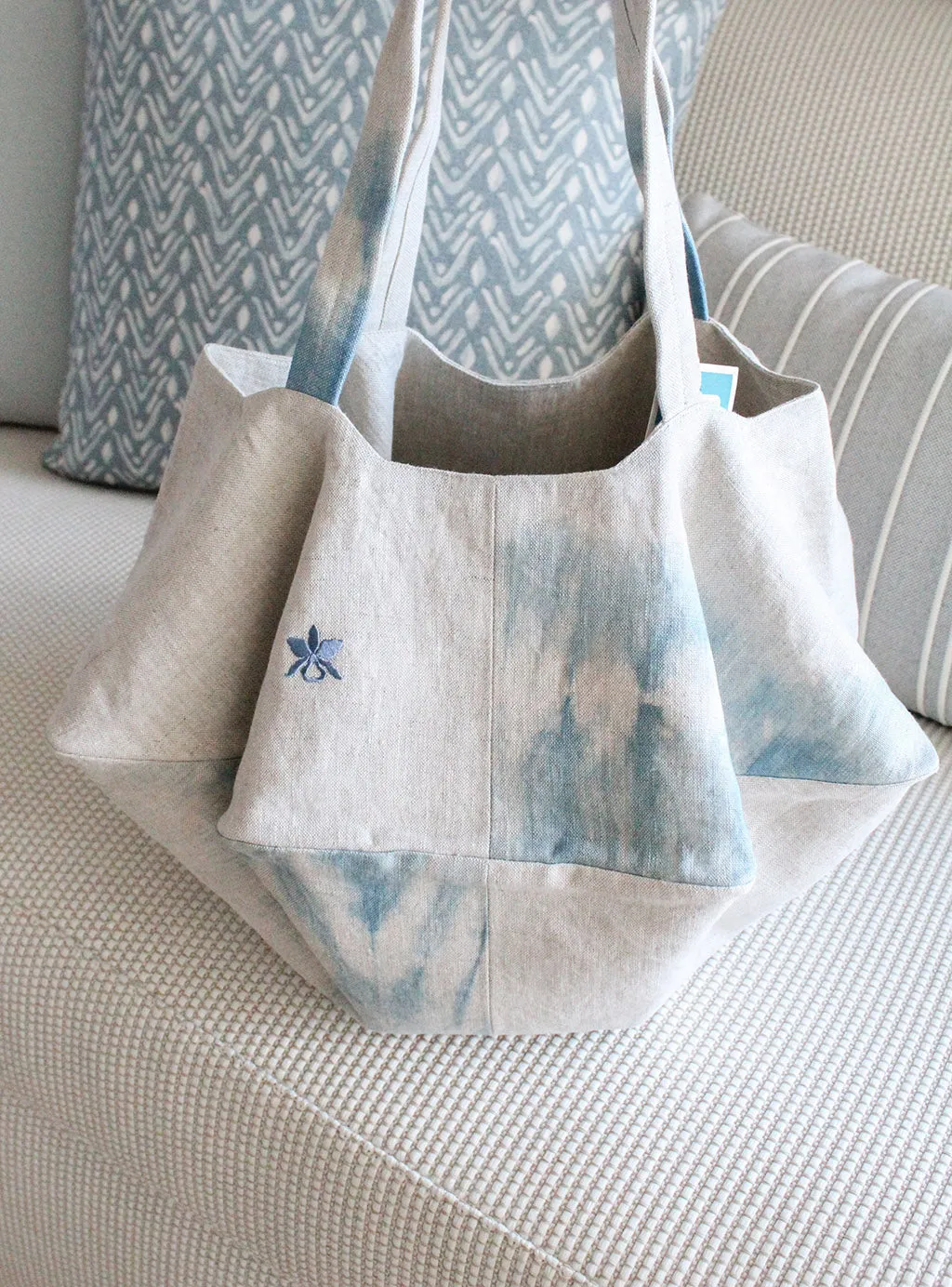 Indigo Cho-chin Bag