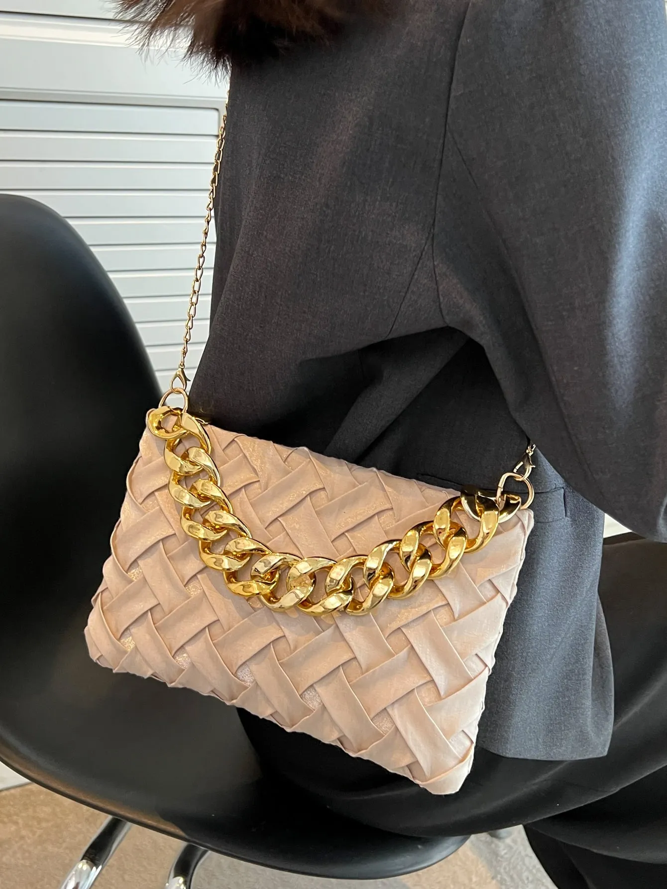 Minimalist Chain Strap Square Bag
