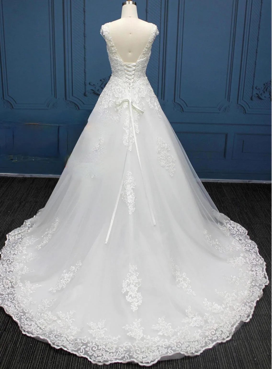 Scoop Neck A Line Tulle Lace Wedding Bridal Gown