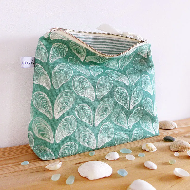 Sea Green Mussels Tall Pouch