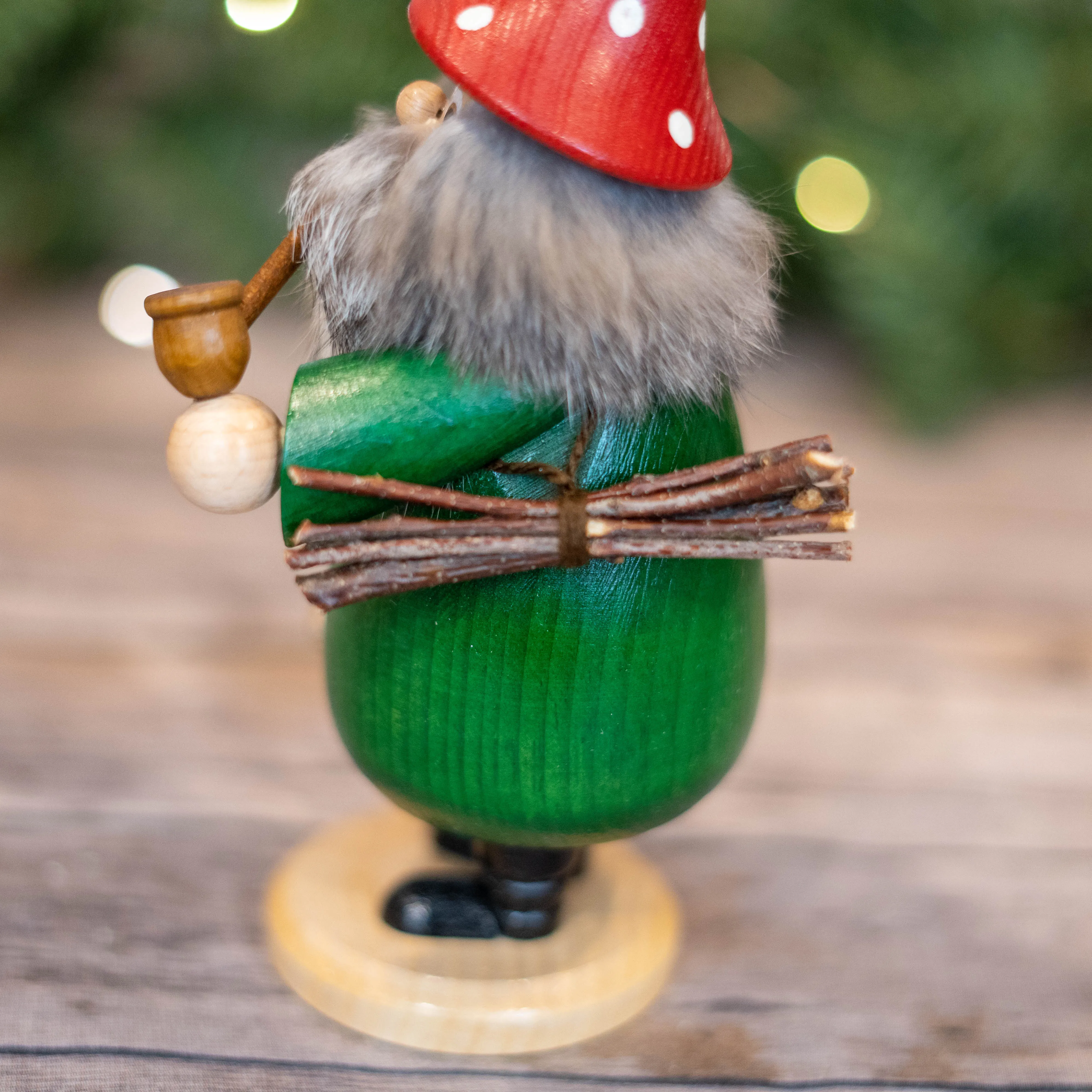 Smoker - Squat Wood Gatherer Red Dot Hat