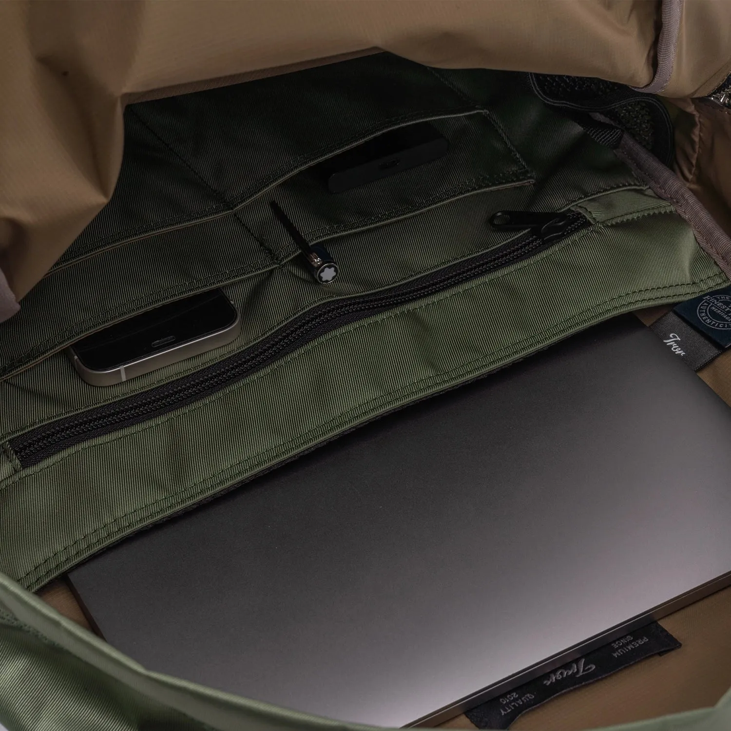 Staple Daypack Olive